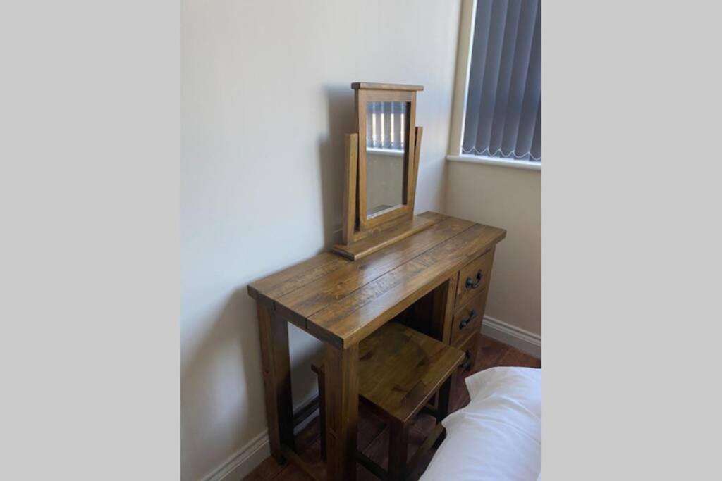 3 Bed Contemporary Crewe Apartment 외부 사진